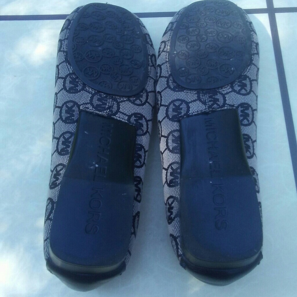 Michael Kors Women Shoe - Picture 3 of 5